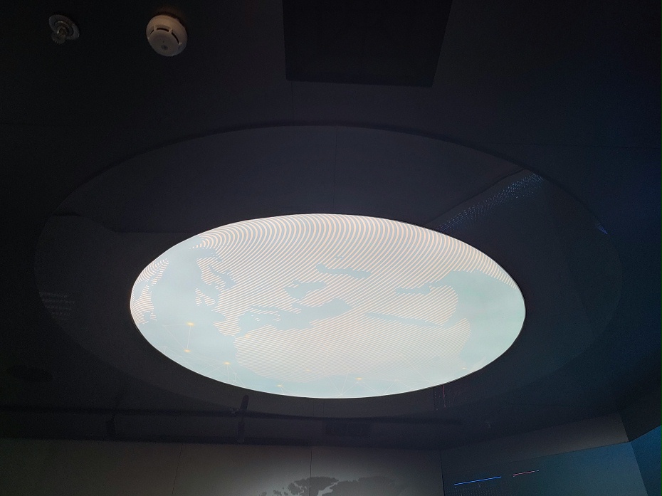 展廳現(xiàn)代科技風(fēng)設(shè)計(jì)