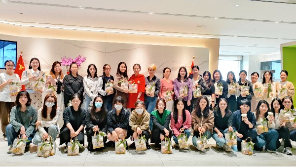 致所有女神：熱辣滾燙，綻放光芒！