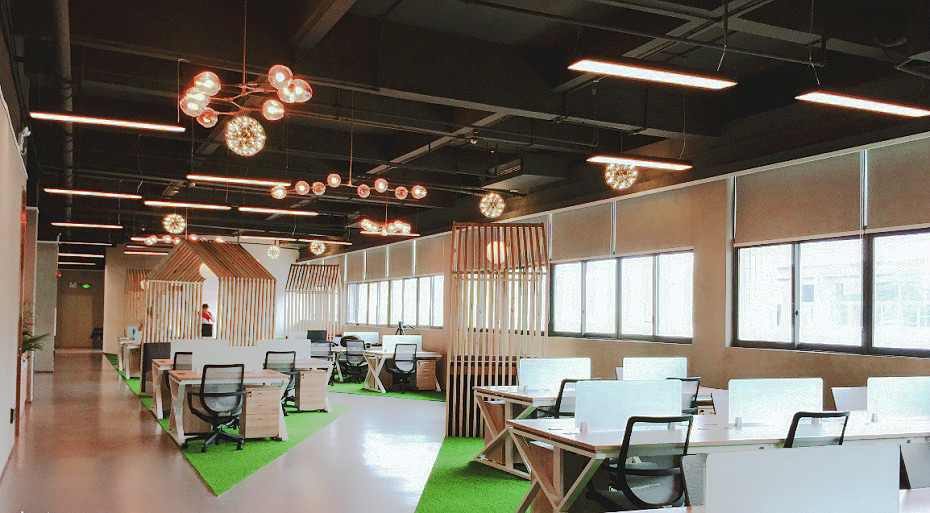 木門窗制作與安裝-裝飾公司哪家好-深圳市南山辦公室裝修設(shè)計(jì)工裝公司